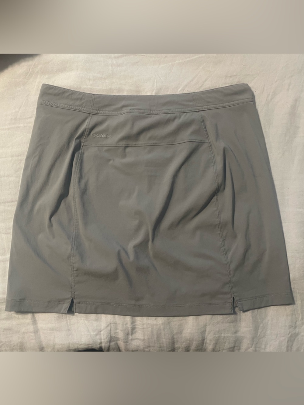 Columbia Light Gray Active Skort with Interior Drawstring Sz 10 - Picture 2 of 9